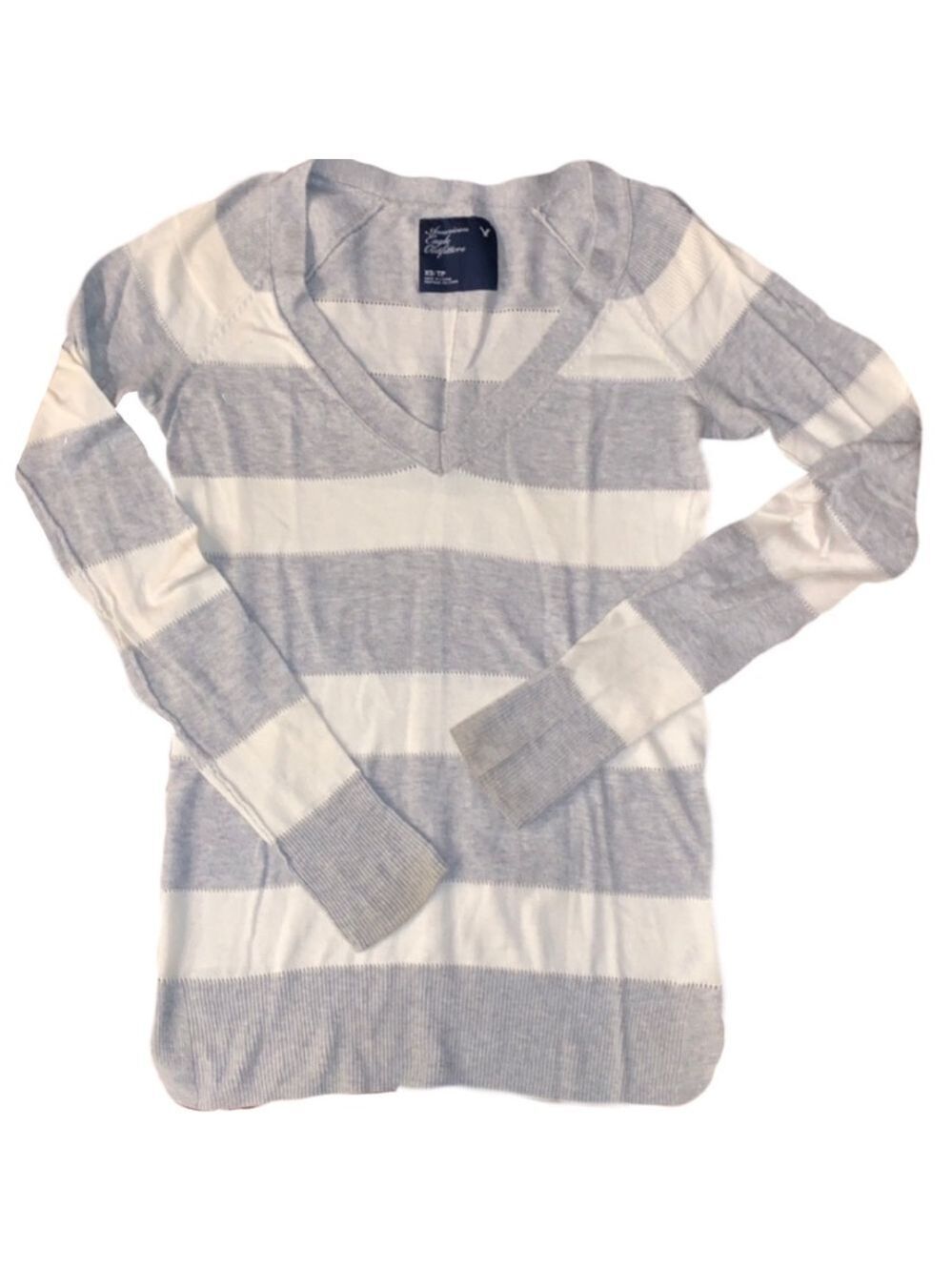 American Eagle Gray And White Lightweight Sweater